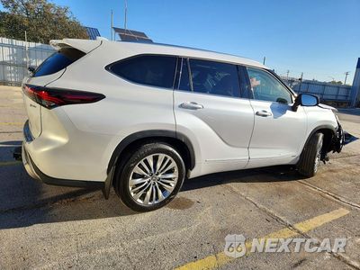 Trzecie zdjęcie samochodu z tyłu: 2026 TOYOTA HIGHLANDER HYBRID PLATINUM VIN:5TDEBRCH4TS726127 - miniatura