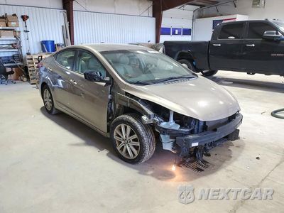Czwarte zdjęcie samochodu z boku: 2016 HYUNDAI ELANTRA SE VIN:5NPDH4AEXGH783465 - miniatura