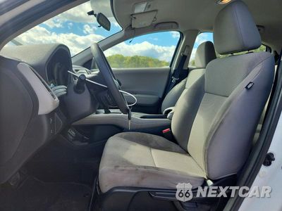 Zdjęcie 7 z 13 samochodu: 2017 HONDA HR-V LX VIN:3CZRU6H37HM721125 - miniatura