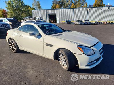 Czwarte zdjęcie samochodu z boku: 2013 MERCEDES-BENZ SLK 250 VIN:WDDPK4HA8DF071081 - miniatura