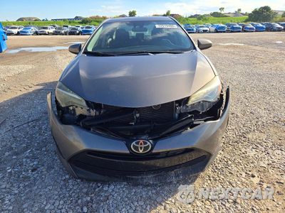 Piąte zdjęcie samochodu w środku: 2018 TOYOTA COROLLA LE VIN:2T1BURHE4JC097888 - miniatura