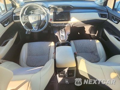 Zdjęcie 8 z 12 samochodu: 2019 HONDA CLARITY VIN:JHMZC5F10KC007090 - miniatura