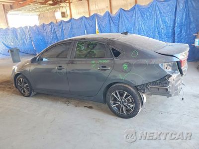 Drugie zdjęcie samochodu z przodu: 2023 KIA FORTE LXS VIN:3KPF24ADXPE668564 - miniatura