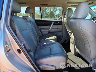 Zdjęcie 11 z 13 samochodu: 2013 TOYOTA HIGHLANDER SE VIN:5TDZK3EH9DS122361 - miniatura