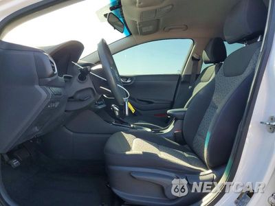 Zdjęcie 7 z 12 samochodu: 2018 HYUNDAI IONIQ BLUE VIN:KMHC65LC3JU073853 - miniatura