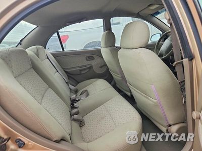 Zdjęcie 10 z 12 samochodu: 2004 KIA RIO BASE VIN:KNADC125746307818 - miniatura