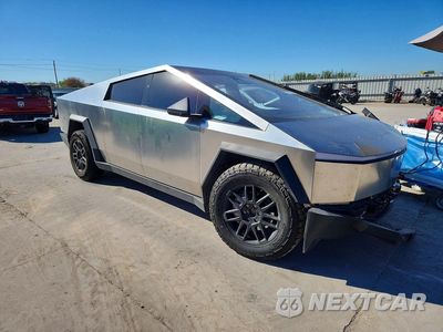 Czwarte zdjęcie samochodu z boku: 2024 TESLA CYBERTRUCK VIN:7G2CEHED7RA040738 - miniatura