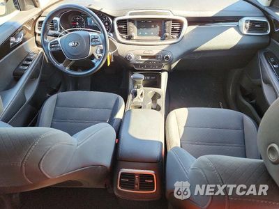 Zdjęcie 8 z 13 samochodu: 2020 KIA SORENTO LX VIN:5XYPG4A36LG648029 - miniatura