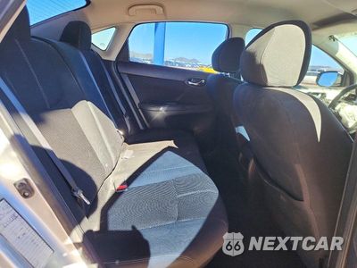 Zdjęcie 10 z 12 samochodu: 2018 NISSAN SENTRA S VIN:3N1AB7AP0JY301817 - miniatura