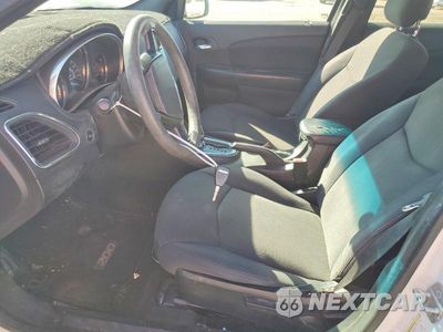 Zdjęcie 7 z 12 samochodu: 2014 CHRYSLER 200 LX VIN:1C3CCBAB4EN168061 - miniatura