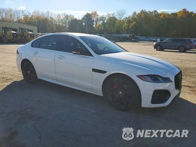Czwarte zdjęcie samochodu z boku: 2024 JAGUAR XF R-DYNAMIC SE VIN:SAJBL4GX4RCY95855 - miniatura