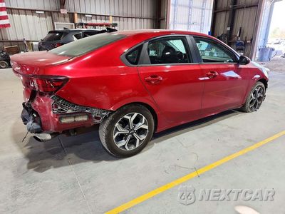 Trzecie zdjęcie samochodu z tyłu: 2021 KIA FORTE LXS VIN:3KPF24AD9ME334375 - miniatura
