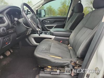Zdjęcie 7 z 12 samochodu: 2017 NISSAN TITAN XD SV VIN:1N6AA1F24HN550264 - miniatura