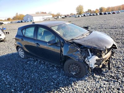 Czwarte zdjęcie samochodu z boku: 2015 TOYOTA PRIUS C TWO VIN:JTDKDTB36F1098511 - miniatura