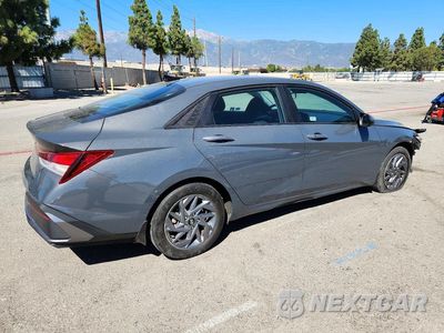 Trzecie zdjęcie samochodu z tyłu: 2024 HYUNDAI ELANTRA SEL VIN:KMHLM4DGXRU804694 - miniatura