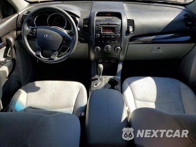 Zdjęcie 8 z 13 samochodu: 2012 KIA SORENTO LX VIN:5XYKT3A16CG213185 - miniatura