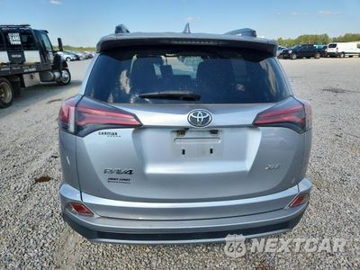 Zdjęcie 6 z 13 samochodu: 2018 TOYOTA RAV4 XLE VIN:JTMWFREV7JJ202119 - miniatura