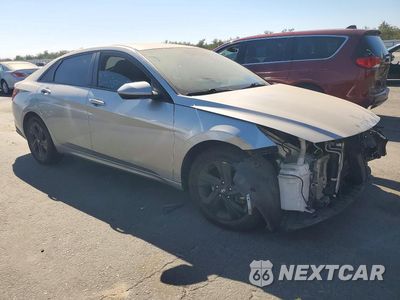Czwarte zdjęcie samochodu z boku: 2021 HYUNDAI ELANTRA SEL VIN:5NPLS4AG1MH034144 - miniatura