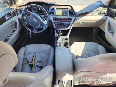 Zdjęcie 8 z 12 samochodu: 2016 HYUNDAI SONATA PLUG-IN HYBRID LIMITED VIN:KMHE54L26GA026095 - miniatura