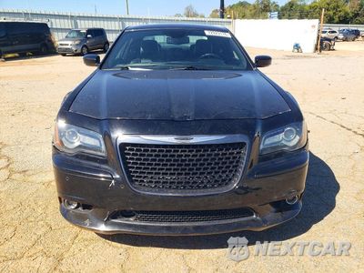 Piąte zdjęcie samochodu w środku: 2012 CHRYSLER 300 SRT-8 VIN:2C3CCAFJ7CH800857 - miniatura
