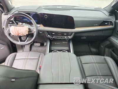 Zdjęcie 8 z 14 samochodu: 2026 CHEVROLET SUBURBAN K1500 HIGH COUNTRY VIN:1GNS6GKL7TR333181 - miniatura