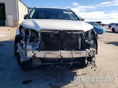 Piąte zdjęcie samochodu w środku: 2019 TOYOTA HIGHLANDER LIMITED PLATINUM VIN:5TDDZRFH6KS950114 - miniatura
