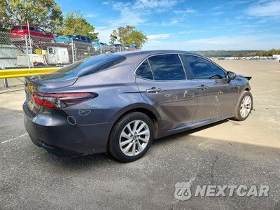 Trzecie zdjęcie samochodu z tyłu: 2024 TOYOTA CAMRY LE VIN:4T1C11AK2RU193253 - miniatura