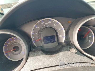 Zdjęcie 9 z 12 samochodu: 2010 HONDA FIT VIN:JHMGE8H20AC003340 - miniatura