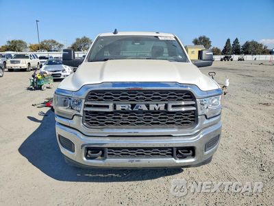 Piąte zdjęcie samochodu w środku: 2024 RAM 2500 TRADESMAN VIN:3C6MR5AJ3RG226352 - miniatura