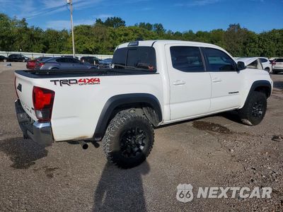 Trzecie zdjęcie samochodu z tyłu: 2019 TOYOTA TACOMA TRD OFF-ROAD VIN:3TMCZ5AN1KM239731 - miniatura
