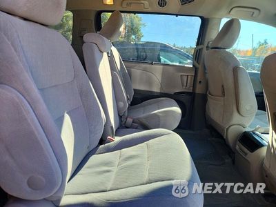 Zdjęcie 11 z 13 samochodu: 2016 TOYOTA SIENNA LE VIN:5TDKK3DC5GS698508 - miniatura