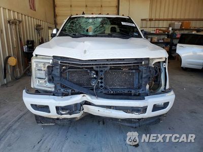 Piąte zdjęcie samochodu w środku: 2019 FORD F350 SUPER DUTY VIN:1FT8W3DT7KEC30258 - miniatura