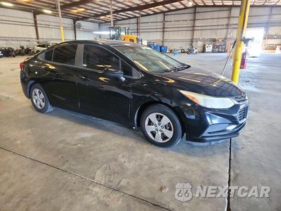 Czwarte zdjęcie samochodu z boku: 2017 CHEVROLET CRUZE LS VIN:1G1BC5SM6H7116327 - miniatura