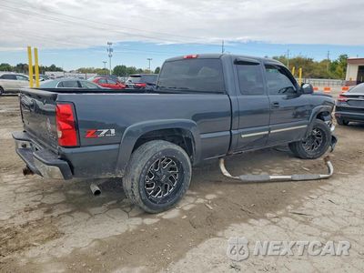 Trzecie zdjęcie samochodu z tyłu: 2003 CHEVROLET SILVERADO C1500 VIN:2GCEC19T531198972 - miniatura