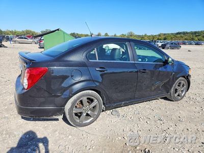 Trzecie zdjęcie samochodu z tyłu: 2015 CHEVROLET SONIC RS VIN:1G1JG5SB2F4171385 - miniatura