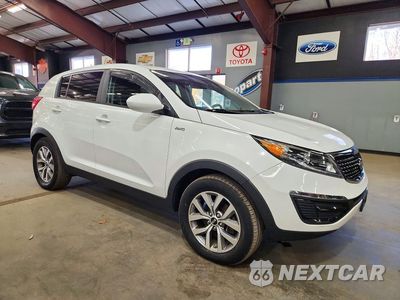 Czwarte zdjęcie samochodu z boku: 2016 KIA SPORTAGE LX VIN:KNDPBCAC6G7880187 - miniatura