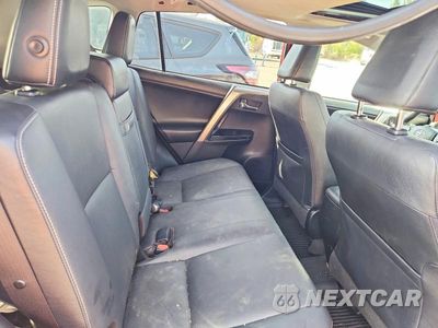 Zdjęcie 10 z 12 samochodu: 2018 TOYOTA RAV4 HV LIMITED VIN:JTMDJREV3JD162951 - miniatura