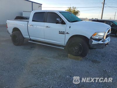 Czwarte zdjęcie samochodu z boku: 2017 RAM 2500 SLT VIN:3C6UR5DL6HG675813 - miniatura