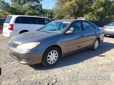 2005 TOYOTA CAMRY STANDARD 4T1BE32K05U979332 - główne zdjęcie licytacji z USA - miniatura