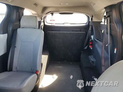 Zdjęcie 10 z 14 samochodu: 2025 TOYOTA SIENNA LE VIN:5TDKRKEC0SS279396 - miniatura