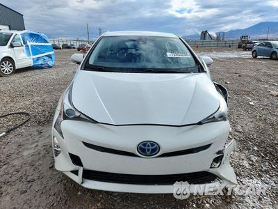 Piąte zdjęcie samochodu w środku: 2017 TOYOTA PRIUS FOUR TOURING VIN:JTDKARFU7H3036251 - miniatura