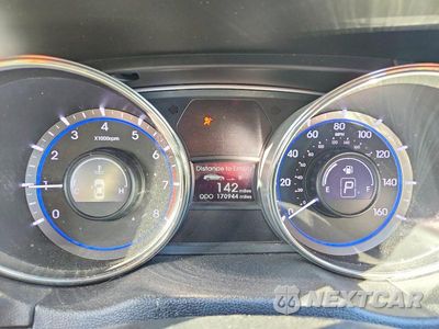 Zdjęcie 9 z 13 samochodu: 2011 HYUNDAI SONATA GLS VIN:5NPEB4AC5BH120608 - miniatura