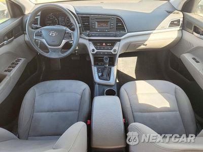 Zdjęcie 8 z 12 samochodu: 2017 HYUNDAI ELANTRA SE VIN:5NPD74LF0HH097512 - miniatura