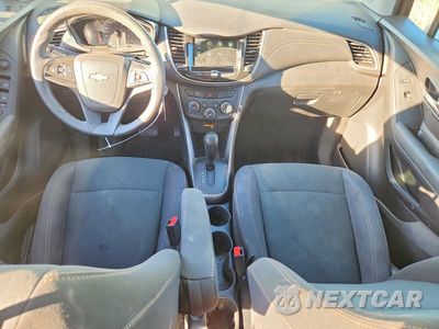 Zdjęcie 8 z 12 samochodu: 2019 CHEVROLET TRAX LS VIN:3GNCJKSB1KL193941 - miniatura