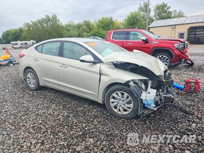 Czwarte zdjęcie samochodu z boku: 2017 HYUNDAI ELANTRA SE VIN:5NPD74LFXHH175049 - miniatura