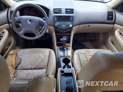 Zdjęcie 8 z 12 samochodu: 2005 HONDA ACCORD EX VIN:1HGCM56895A026448 - miniatura