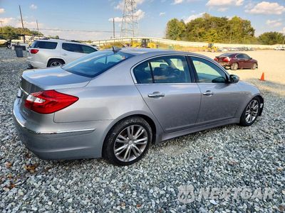 Trzecie zdjęcie samochodu z tyłu: 2012 HYUNDAI GENESIS 3.8L VIN:KMHGC4DD7CU158113 - miniatura