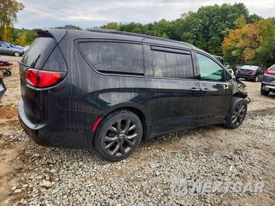 Trzecie zdjęcie samochodu z tyłu: 2018 CHRYSLER PACIFICA TOURING PLUS VIN:2C4RC1FG1JR204502 - miniatura