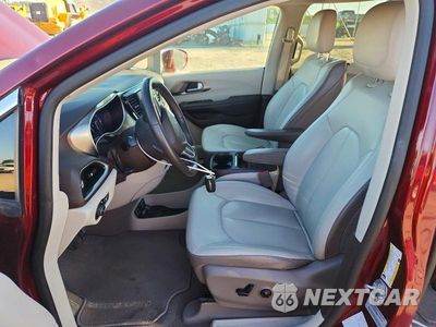 Zdjęcie 7 z 13 samochodu: 2017 CHRYSLER PACIFICA TOURING L VIN:2C4RC1BG3HR677737 - miniatura