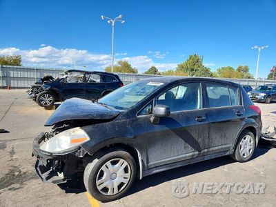 2010 NISSAN VERSA 1.8 S 3N1BC1CP0AL421710 - główne zdjęcie licytacji z USA - miniatura